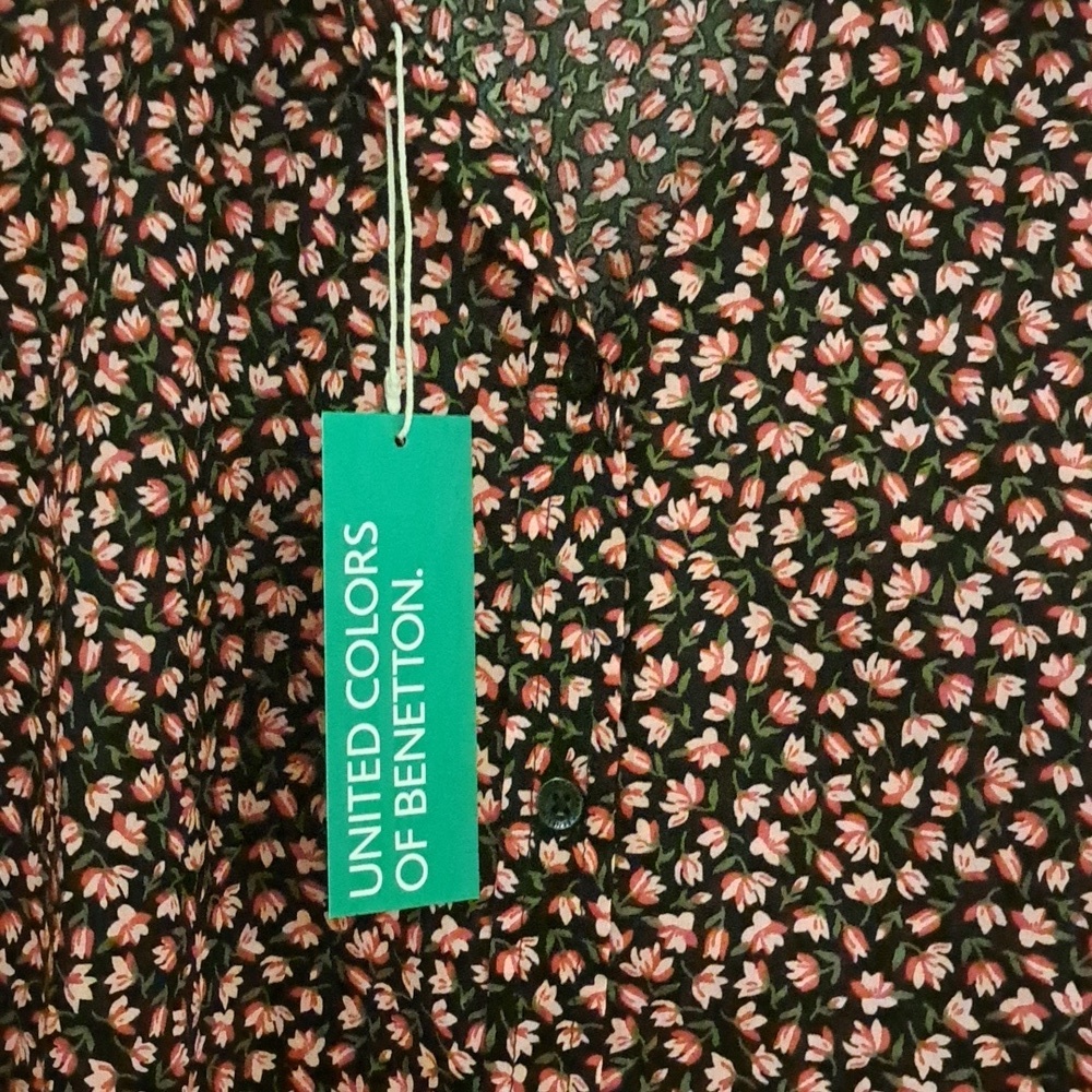 United Colors Of Benetton Floral Print Ladies Shirt - Black and Pink Sz Large - Picture 6 of 7